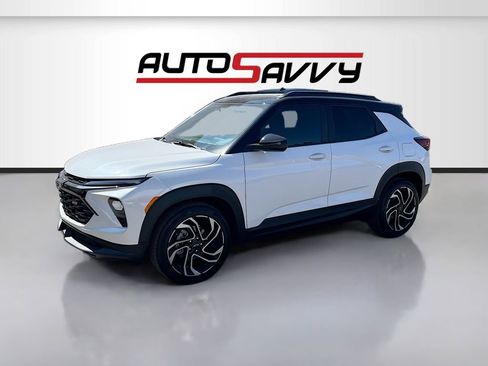 Used 2025 Chevrolet TrailBlazer RS w/ Convenience Package FWD image 3