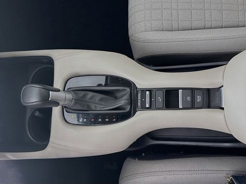 Certified 2023 Honda HR-V LX image 15