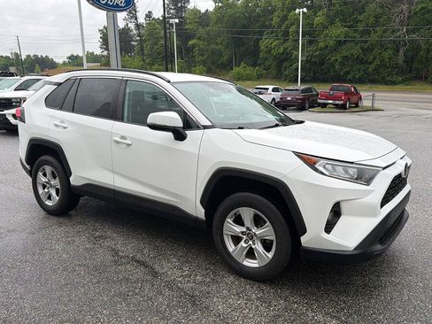 Used 2020 Toyota RAV4 XLE FWD image 7