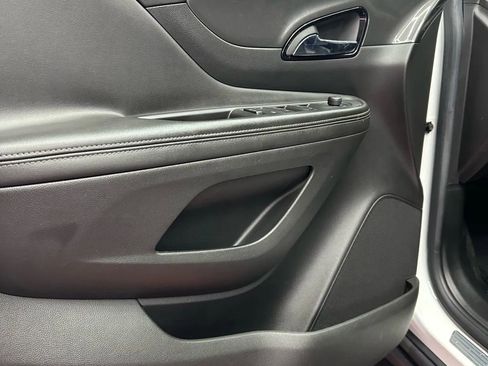 Used 2017 Buick Encore Preferred w/ Experience Buick Package image 8