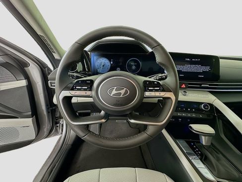 New 2025 Hyundai Elantra Limited image 10
