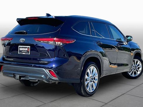 Used 2023 Toyota Highlander Limited image 13