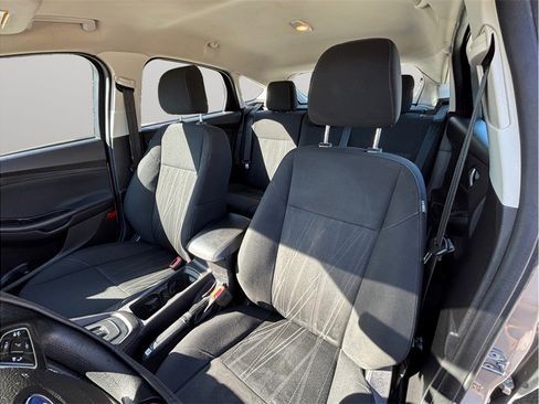 Used 2015 Ford Focus SE image 15