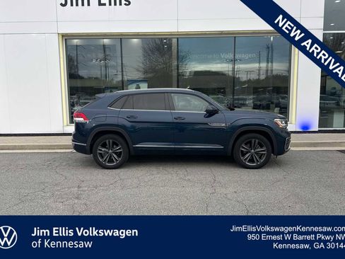 Used 2021 Volkswagen Atlas Cross Sport SE w/ Panoramic Sunroof Package image 1
