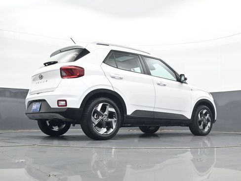 Certified 2024 Hyundai Venue SEL FWD image 25