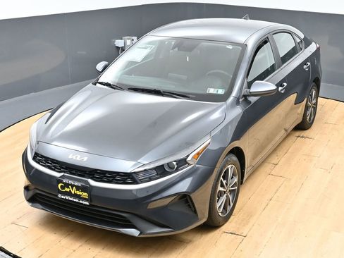 Used 2024 Kia Forte LXS FWD image 3
