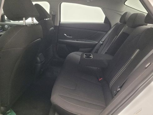 Used 2025 Hyundai Elantra SEL FWD image 18