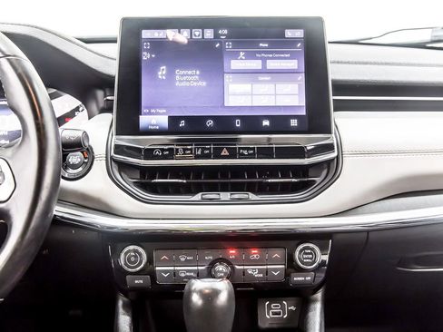 Used 2022 Jeep Compass Limited image 18