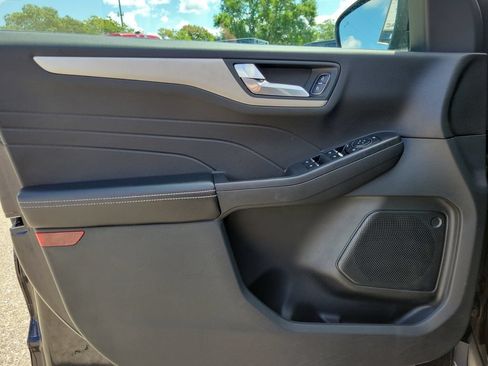 Used 2021 Ford Escape SE w/ Cold Weather Package FWD image 15