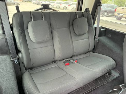 Used 2020 Jeep Wrangler Sport AWD/4WD image 27