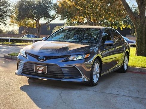 Used 2023 Toyota Camry LE image 12