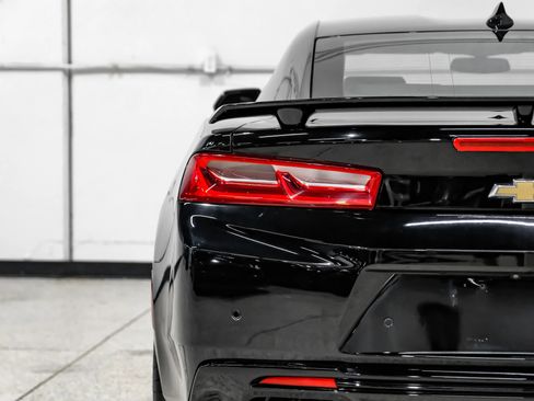 Used 2018 Chevrolet Camaro SS RWD image 39