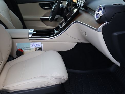 Certified 2025 Mercedes-Benz C 300 Sedan image 29