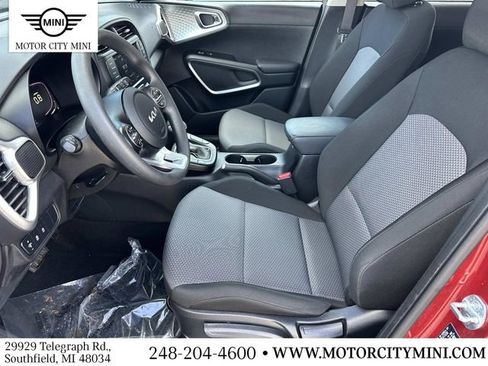 Used 2023 Kia Soul LX image 22