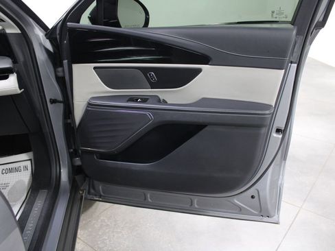 Used 2024 Lincoln Nautilus Reserve image 33