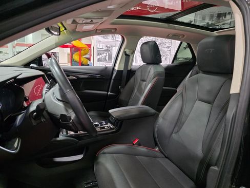 Used 2023 Buick Envision Essence w/ Sport Touring Package image 15