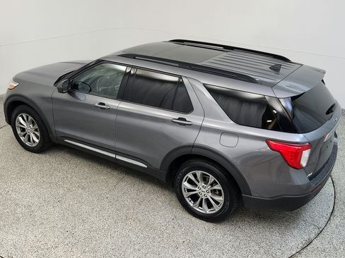Used 2022 Ford Explorer XLT w/ Equipment Group 202A AWD/4WD image 14