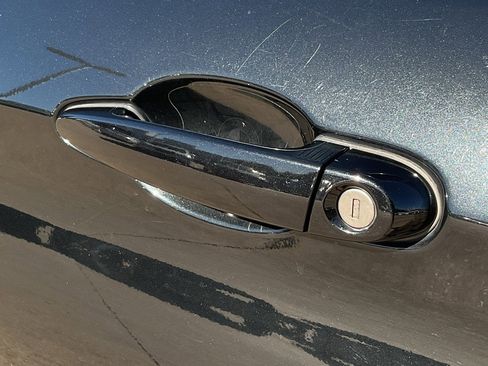 Used 2018 BMW 440i Convertible image 10