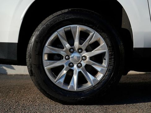Used 2023 Chevrolet Suburban Premier RWD image 12