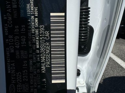 Used 2025 Hyundai Elantra Limited image 21