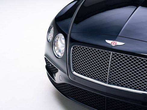 Used 2017 Bentley Continental GT image 8