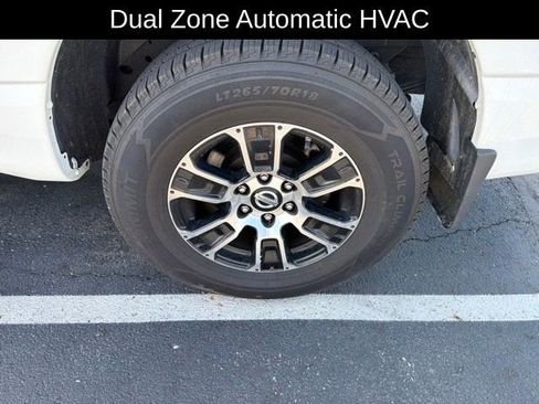 Used 2022 Nissan Titan SV w/ SV Convenience Package AWD/4WD image 16