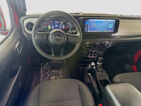 Used 2024 Jeep Wrangler Unlimited w/ Convenience Group AWD/4WD image 17
