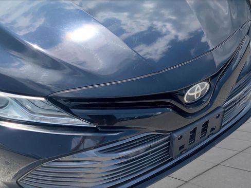 Used 2018 Toyota Camry XLE FWD image 30