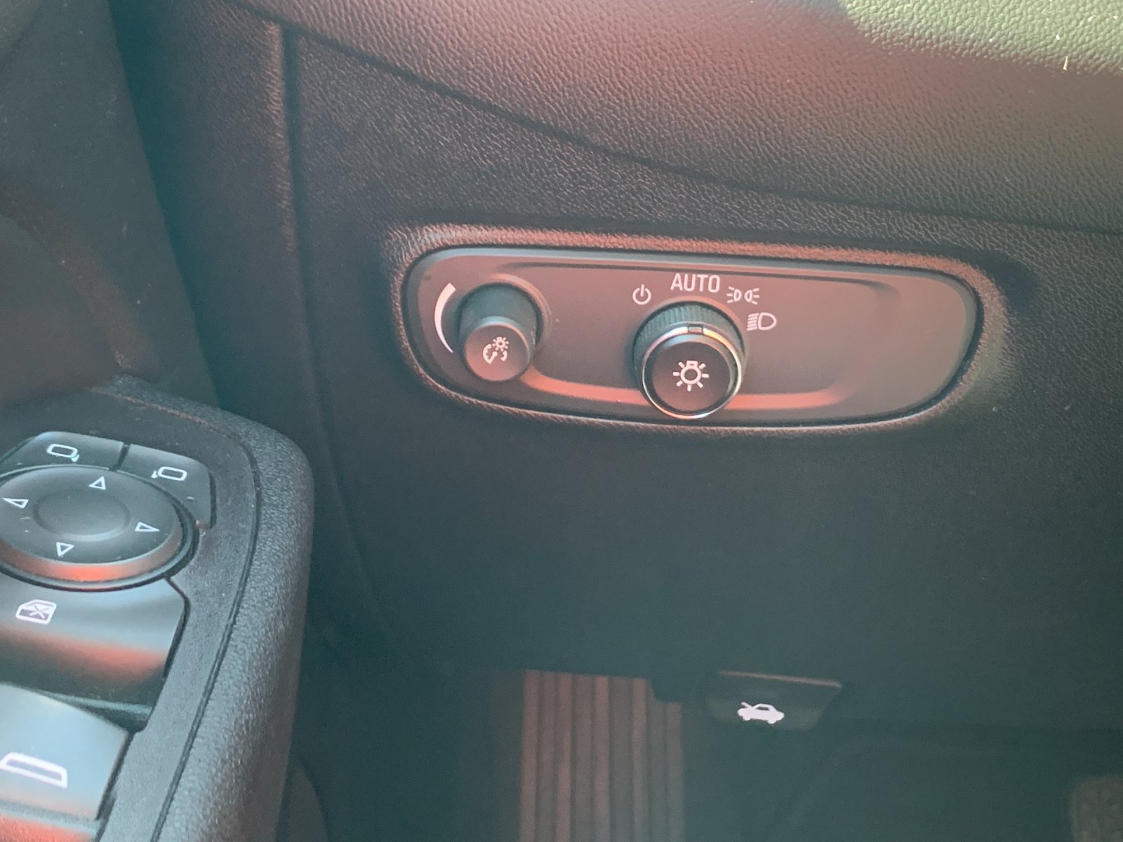 Used 2019 Chevrolet Equinox LT AWD/4WD image 32