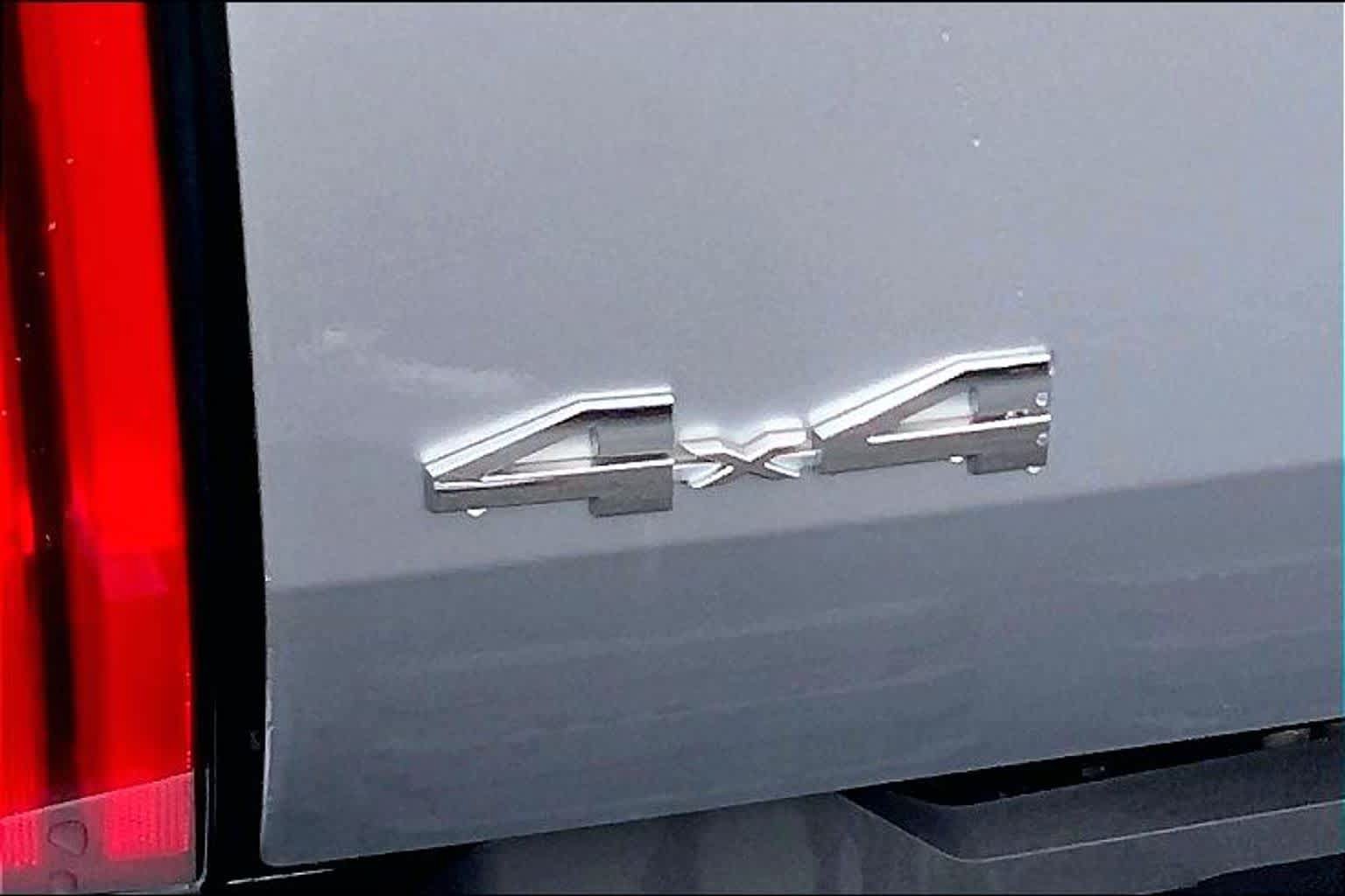 Used 2024 Toyota Tundra SR5 AWD/4WD image 10