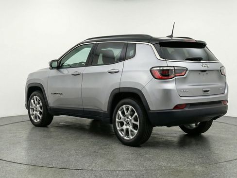 Used 2025 Jeep Compass Limited image 6