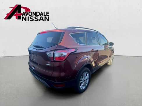 Used 2018 Ford Escape SE FWD image 3