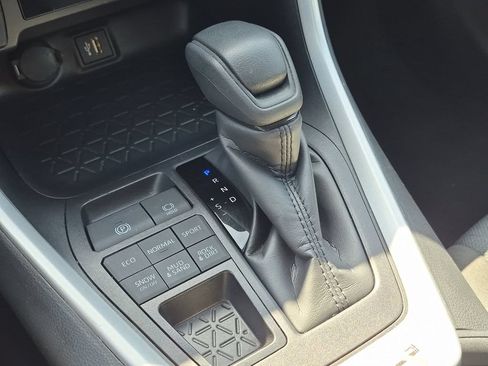Certified 2025 Toyota RAV4 XLE AWD/4WD image 22