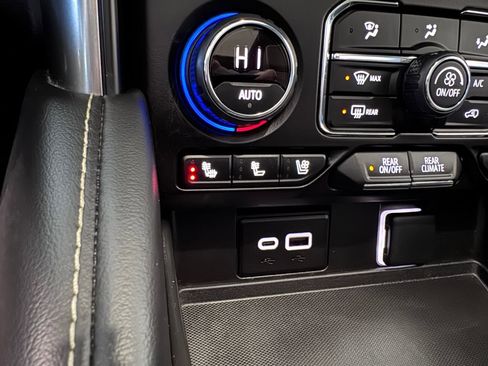 Used 2023 Chevrolet Tahoe Premier w/ Premium Package image 27