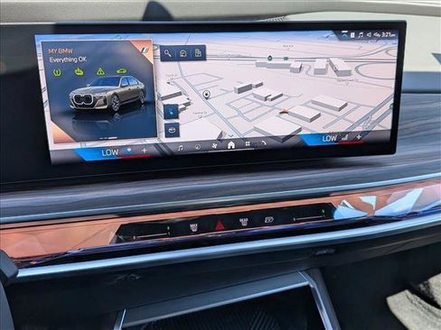 Used 2026 BMW i7 xDrive60 AWD/4WD image 15