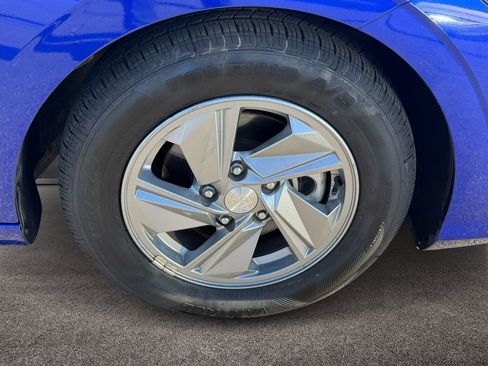 Used 2024 Hyundai Elantra SE image 7