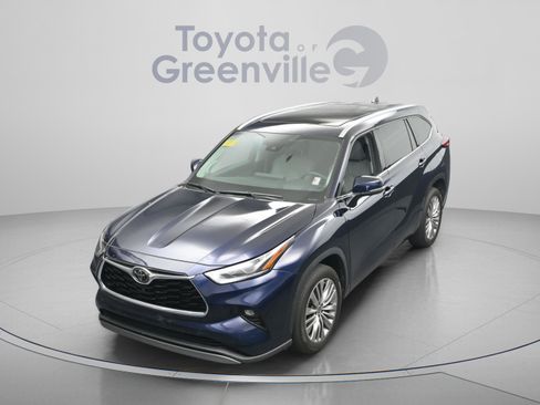 Used 2022 Toyota Highlander Platinum FWD image 25