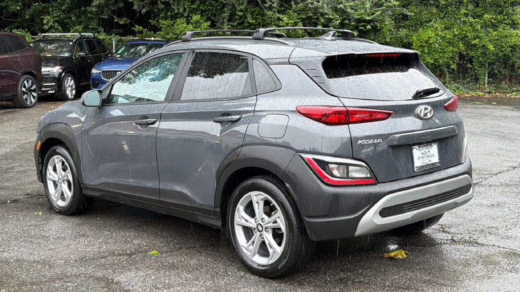 Used 2023 Hyundai Kona SEL w/ Cargo Package FWD image 3