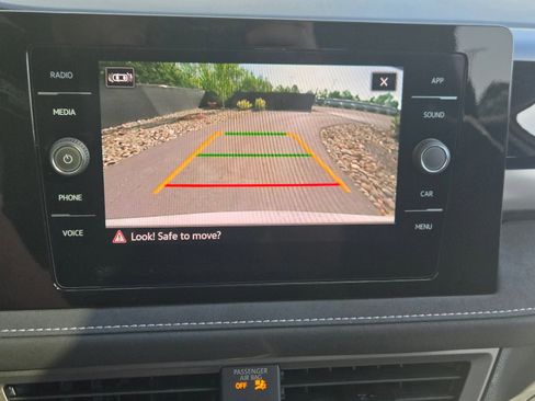 New 2026 Volkswagen Taos SE FWD image 19