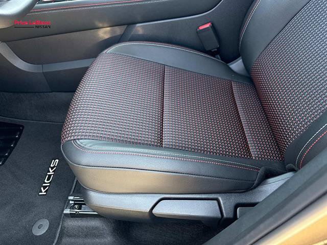Certified 2025 Nissan Kicks SR FWD image 15