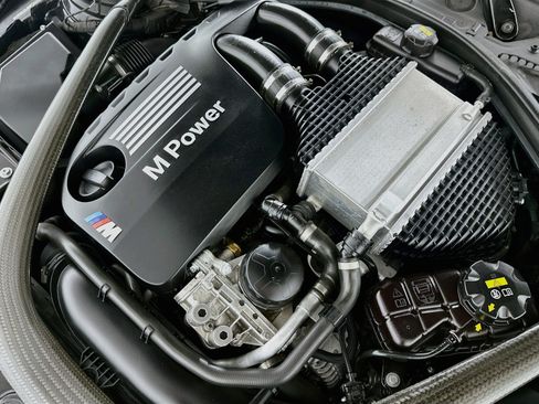 Used 2017 BMW M4 Convertible RWD image 31