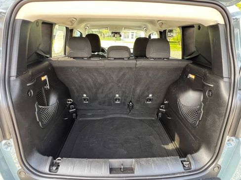 Used 2017 Jeep Renegade Latitude image 11