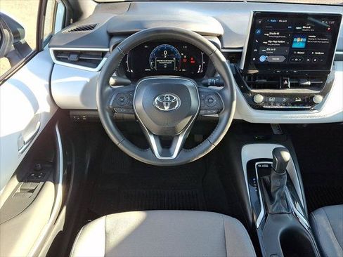 Certified 2025 Toyota Corolla SE w/ SE Premium Package FWD image 22