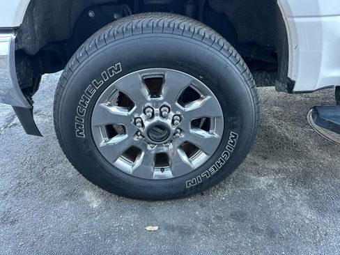 Used 2019 Ford F250 Lariat w/ Lariat Ultimate Package image 17