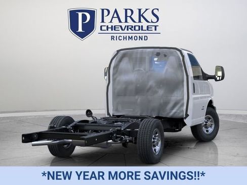 New 2025 Chevrolet Express 3500 w/ Power Convenience Package image 4
