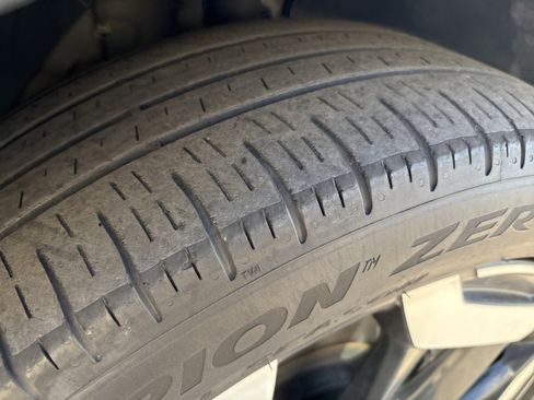 Used 2023 Kia Telluride EX w/ EX Captain's Chair Package image 32