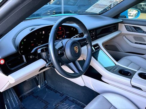 Used 2023 Porsche Taycan image 17