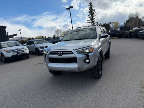 Used 2021 Toyota 4Runner SR5 AWD/4WD image 3