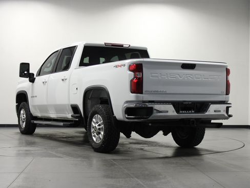 Used 2022 Chevrolet Silverado 2500 LT AWD/4WD image 6