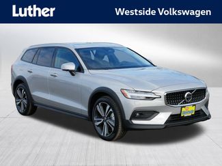 Used 2025 Volvo V60 B5 Cross Country Plus video 1